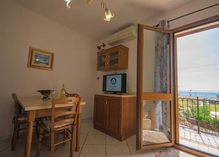 Apartman 2 La Caletta